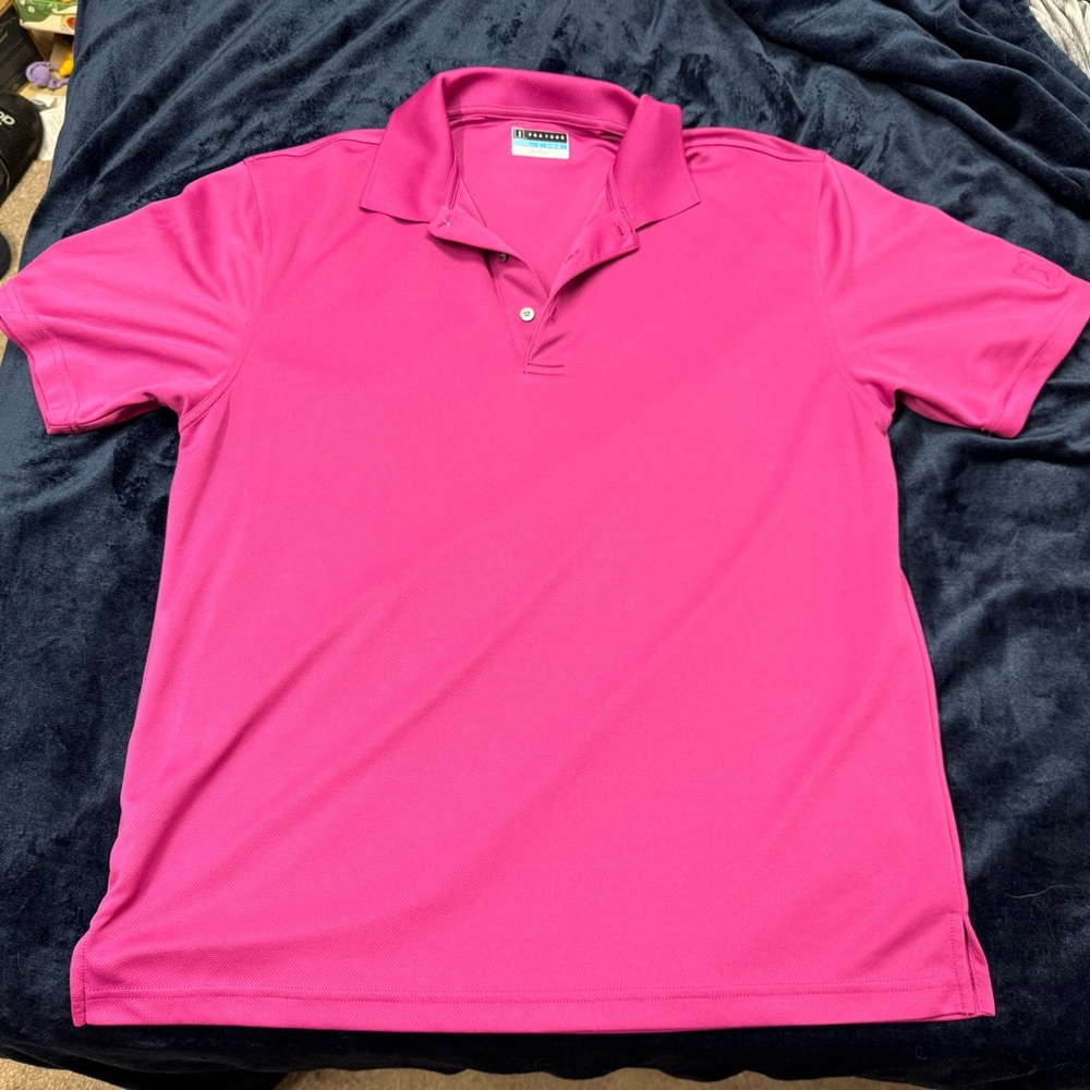 Men’s magenta golf shirt polo